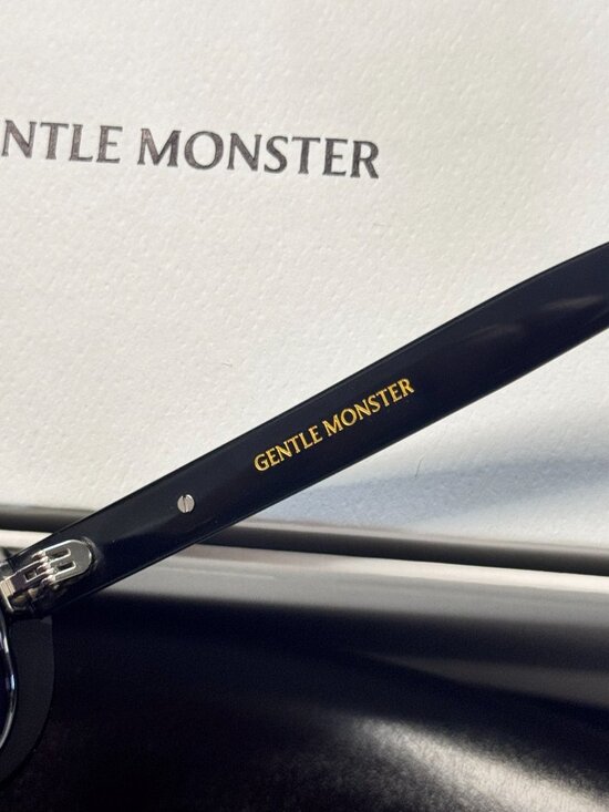 Gentle Monster Madlenne Black Slim Oval Cat Eye Sunglasses Full Box & Case Set main image 7